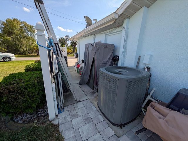 12725 SW KINGS ROW, Lake Suzy, FL 34269