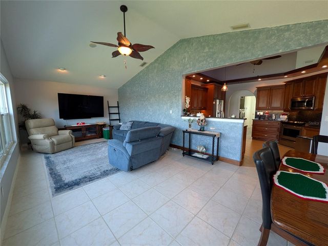 12725 SW KINGS ROW, Lake Suzy, FL 34269