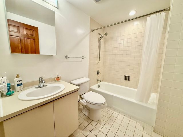 2001 Marina Drive 515, Quincy, MA 02171