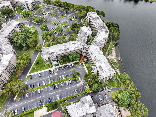 1100 Colony Point Circle Circle 415, Pembroke Pines, FL 33026