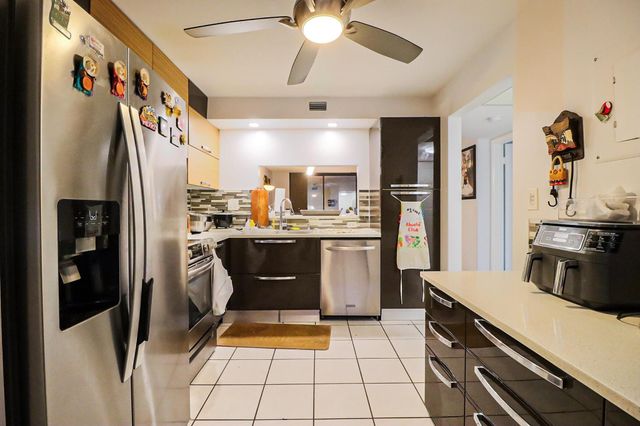 1100 Colony Point Circle Circle 415, Pembroke Pines, FL 33026