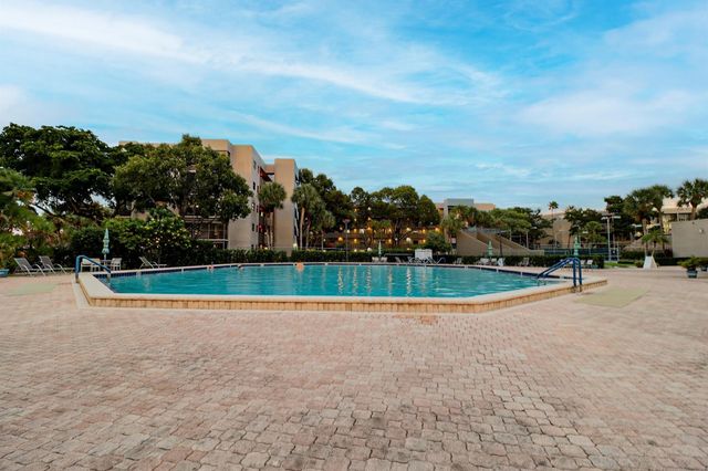 1100 Colony Point Circle Circle 415, Pembroke Pines, FL 33026