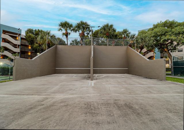 1100 Colony Point Circle Circle 415, Pembroke Pines, FL 33026