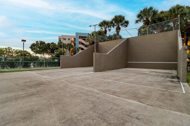 1100 Colony Point Circle Circle 415, Pembroke Pines, FL 33026