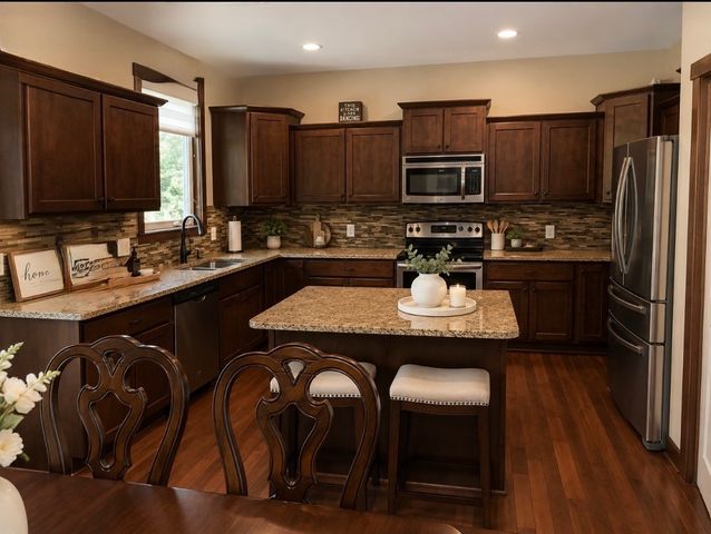 5833 Pine Court, Johnston, IA 50131