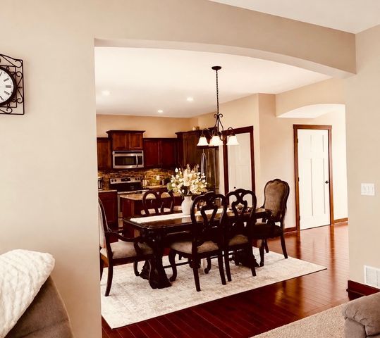 5833 Pine Court, Johnston, IA 50131