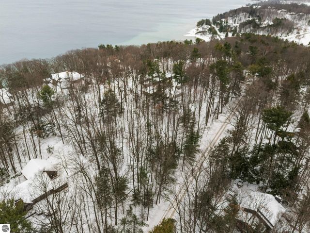 3019 Ishpeming Trail, Traverse City, MI 49686