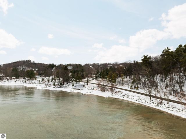 3019 Ishpeming Trail, Traverse City, MI 49686