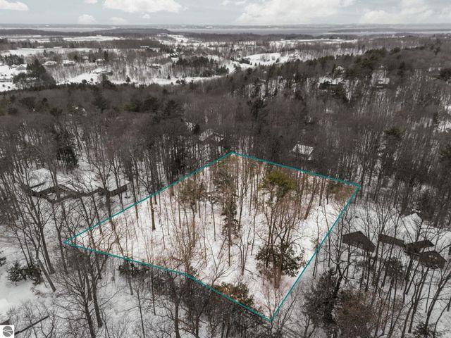 3019 Ishpeming Trail, Traverse City, MI 49686