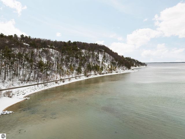 3019 Ishpeming Trail, Traverse City, MI 49686