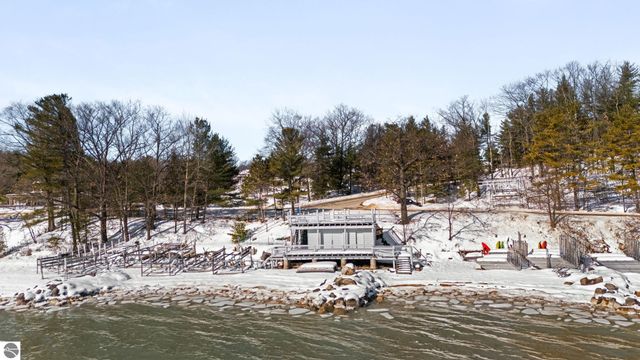 3019 Ishpeming Trail, Traverse City, MI 49686