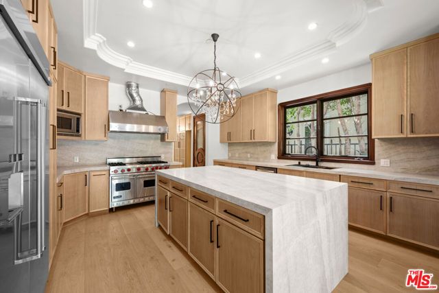 119 N Maple Drive, Beverly Hills, CA 90210