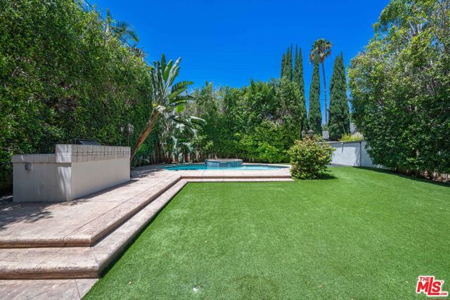 119 N Maple Drive, Beverly Hills, CA 90210