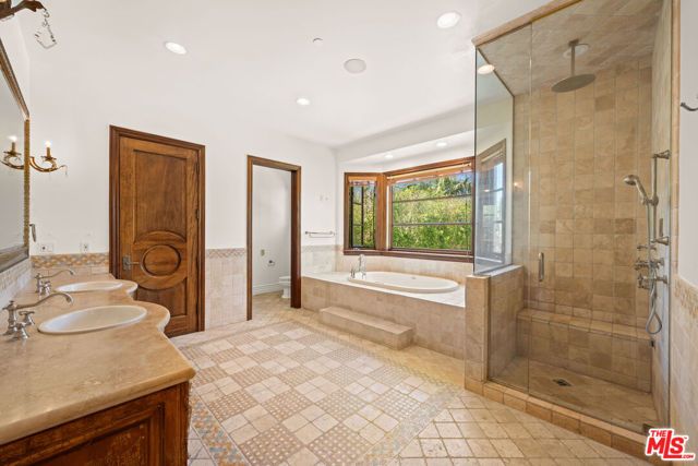119 N Maple Drive, Beverly Hills, CA 90210