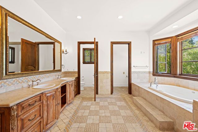 119 N Maple Drive, Beverly Hills, CA 90210