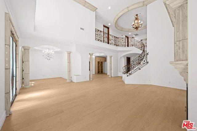 119 N Maple Drive, Beverly Hills, CA 90210