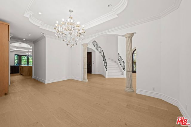 119 N Maple Drive, Beverly Hills, CA 90210