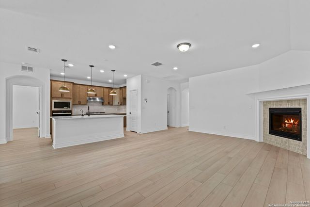 11351 Lone Ranger, San Antonio, TX 78254