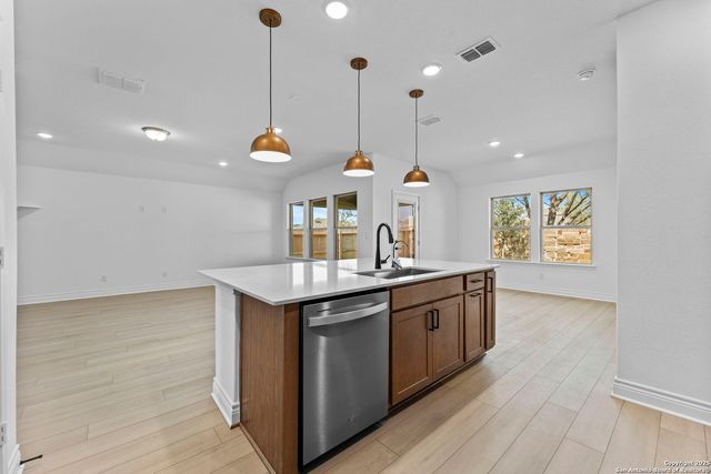 11351 Lone Ranger, San Antonio, TX 78254