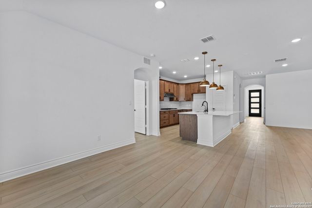 11351 Lone Ranger, San Antonio, TX 78254