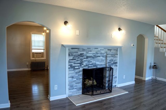 1388 Bay St, Springfield, MA 01109