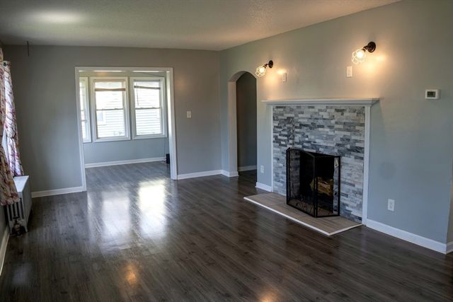 1388 Bay St, Springfield, MA 01109