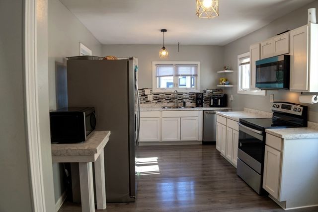 1388 Bay St, Springfield, MA 01109