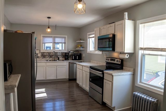1388 Bay St, Springfield, MA 01109
