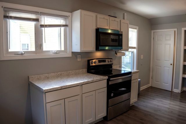 1388 Bay St, Springfield, MA 01109