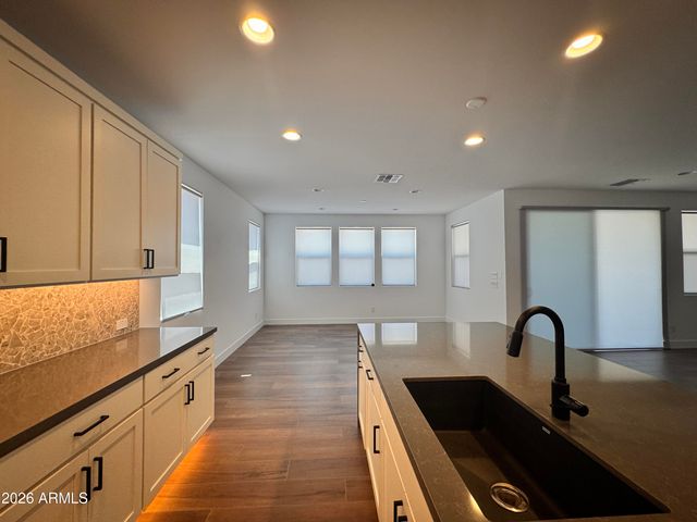 7283 W BLUE SKY Drive, Peoria, AZ 85383
