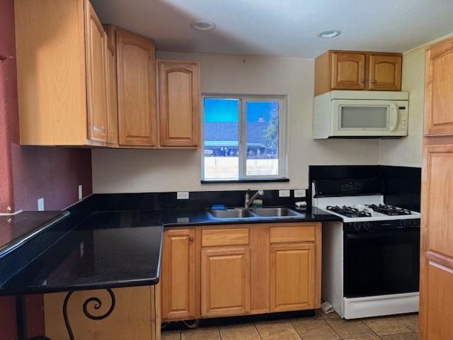 8770 Gerber Rd, Sacramento, CA 95828