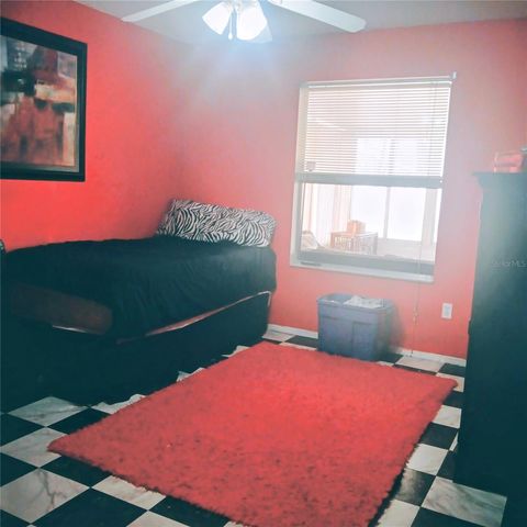 719 OAK LANE, Lady Lake, FL 32159