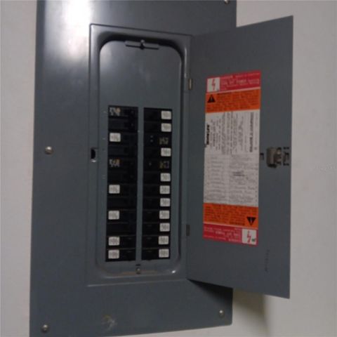 719 OAK LANE, Lady Lake, FL 32159