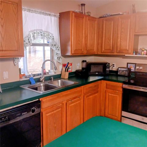 719 OAK LANE, Lady Lake, FL 32159