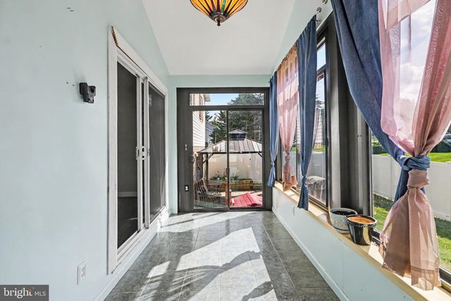 100 AMANDA AVE, Hanover, PA 17331