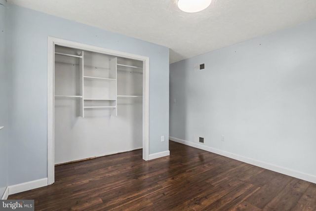 100 AMANDA AVE, Hanover, PA 17331