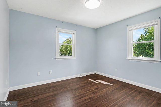 100 AMANDA AVE, Hanover, PA 17331