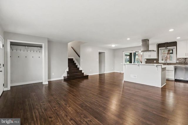 100 AMANDA AVE, Hanover, PA 17331