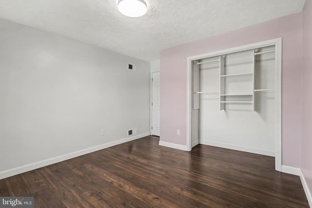 100 AMANDA AVE, Hanover, PA 17331