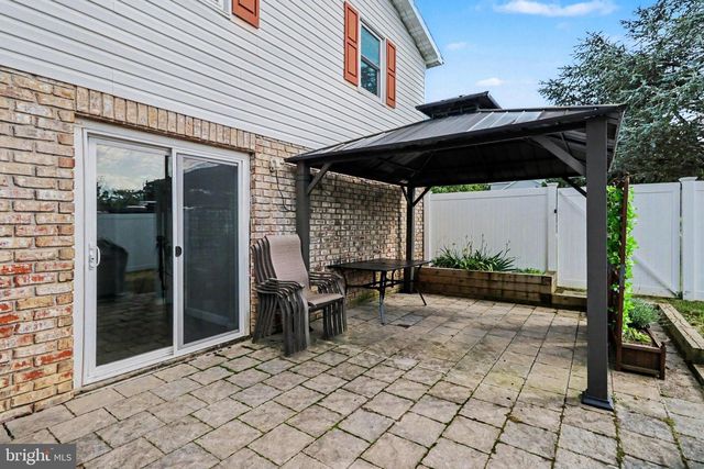 100 AMANDA AVE, Hanover, PA 17331
