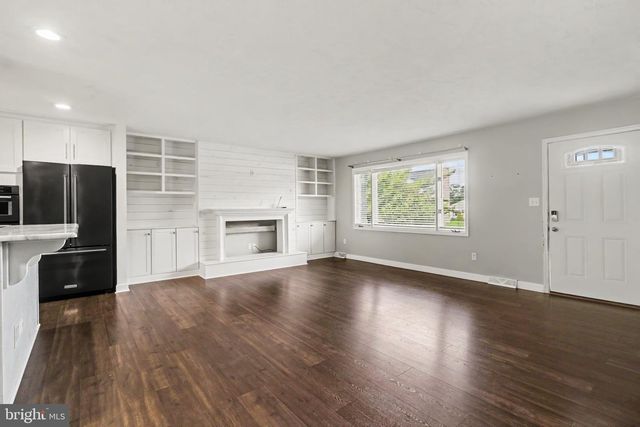 100 AMANDA AVE, Hanover, PA 17331