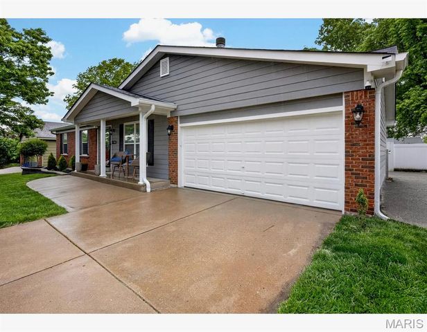 822 Haversham Drive, St Charles, MO 63304
