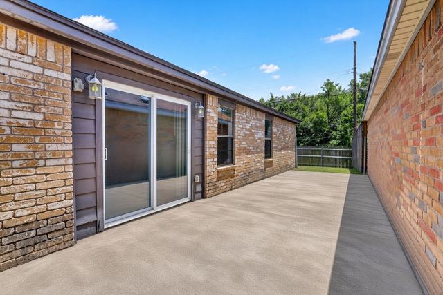 2324 Markland Street, Irving, TX 75060