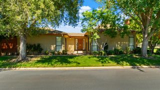208 Gramercy Park Dr, Lodi, CA 95242