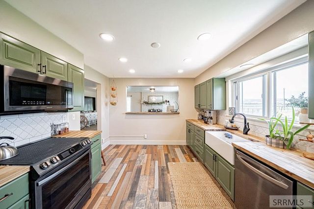 997 E 1450 N, Shelley, ID 83274