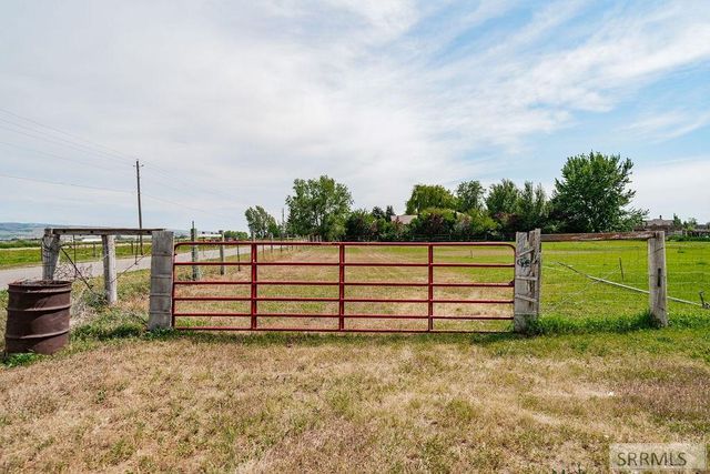 997 E 1450 N, Shelley, ID 83274