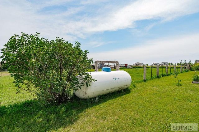997 E 1450 N, Shelley, ID 83274