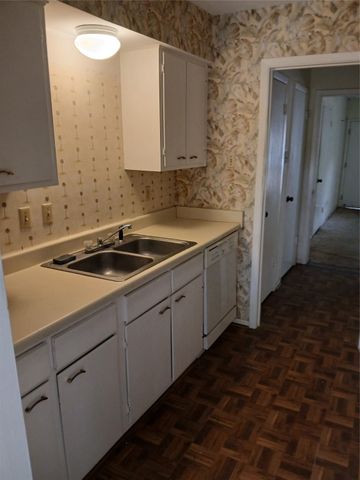 7456 E Northwest Highway H 125, Dallas, TX 75231