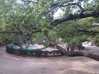 7456 E Northwest Highway H 125, Dallas, TX 75231