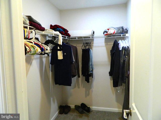 82 PEBBLE LN, Blackwood, NJ 08012